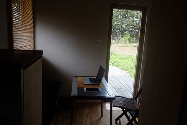 やっと小屋で事務仕事ができるようになりました。